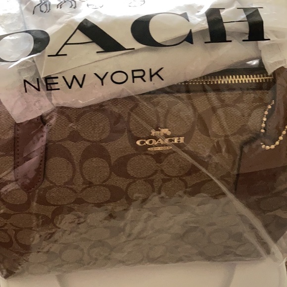 Coach Zip Top Tote Signature Canvas - Picture 4 of 7